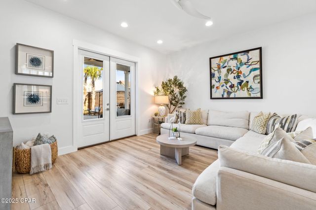 7028 Thomas Drive, Panama City Beach, FL 32408