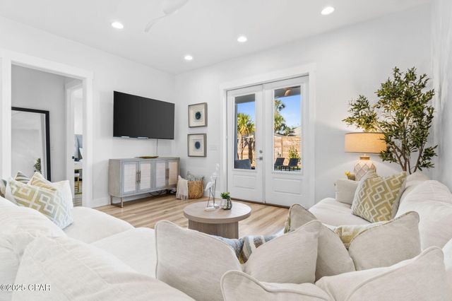 7028 Thomas Drive, Panama City Beach, FL 32408