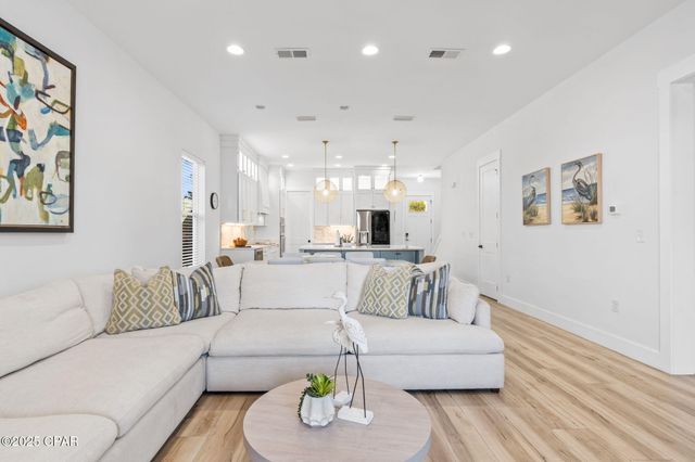 7028 Thomas Drive, Panama City Beach, FL 32408