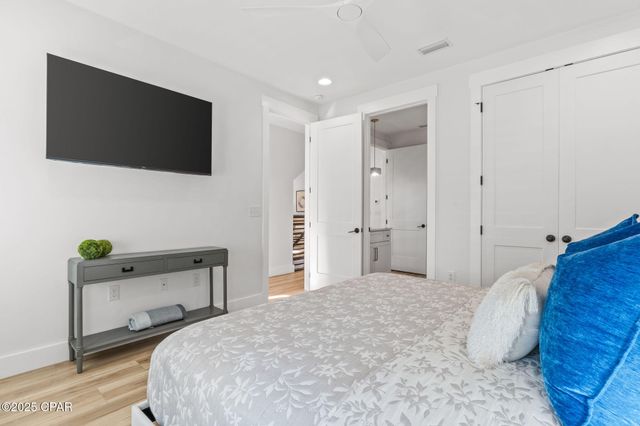 7028 Thomas Drive, Panama City Beach, FL 32408