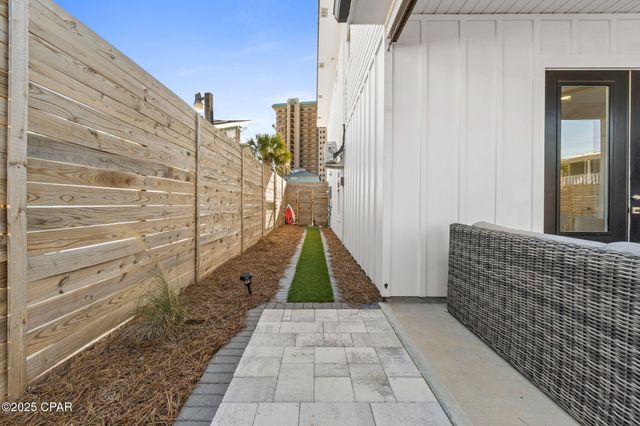 7028 Thomas Drive, Panama City Beach, FL 32408