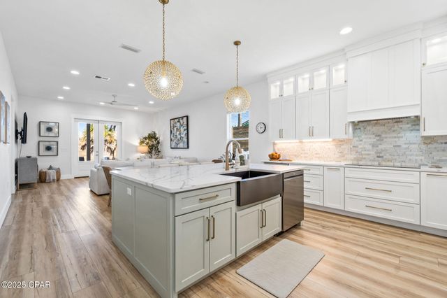 7028 Thomas Drive, Panama City Beach, FL 32408