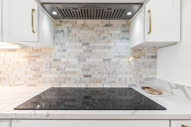 7028 Thomas Drive, Panama City Beach, FL 32408