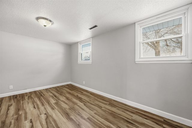 6235 Eastview Avenue SW, Cedar Rapids, IA 52404