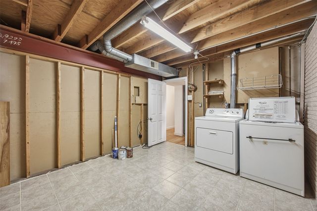 6235 Eastview Avenue SW, Cedar Rapids, IA 52404