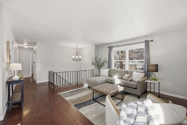 6235 Eastview Avenue SW, Cedar Rapids, IA 52404