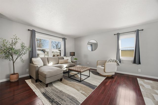 6235 Eastview Avenue SW, Cedar Rapids, IA 52404