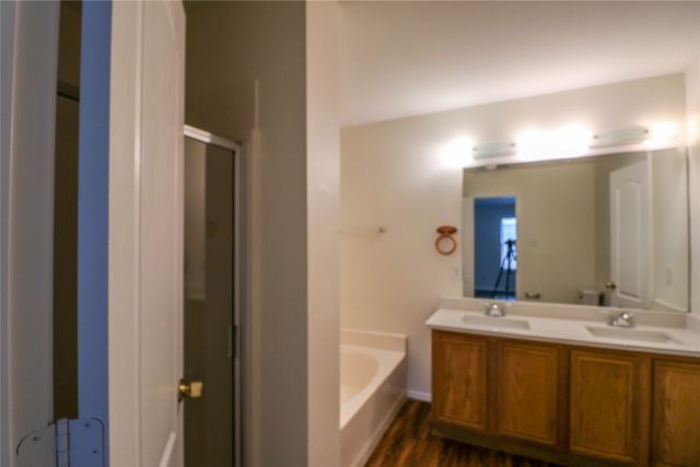 900 Plumeria Drive, Arlington, TX 76002