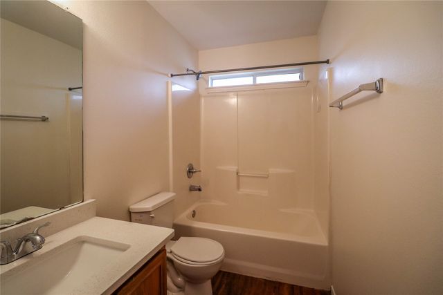 900 Plumeria Drive, Arlington, TX 76002