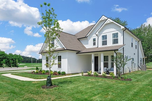 1435 Charles Dr, Chapel Hill, TN 37034