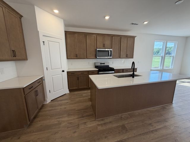 1435 Charles Dr, Chapel Hill, TN 37034