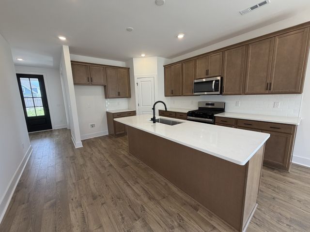 1435 Charles Dr, Chapel Hill, TN 37034