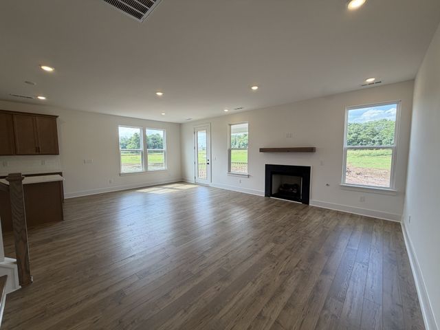 1435 Charles Dr, Chapel Hill, TN 37034