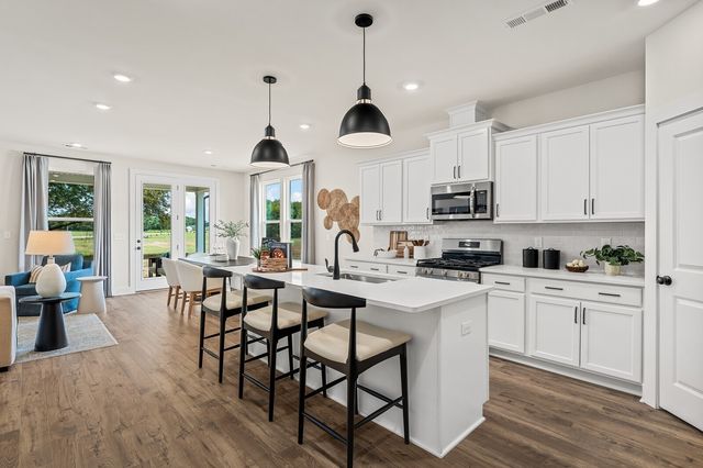 1435 Charles Dr, Chapel Hill, TN 37034