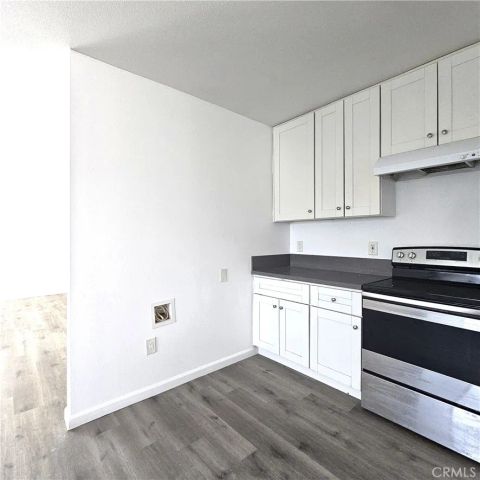 320 E Hullett D, Long Beach, CA 90805