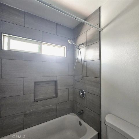 320 E Hullett D, Long Beach, CA 90805