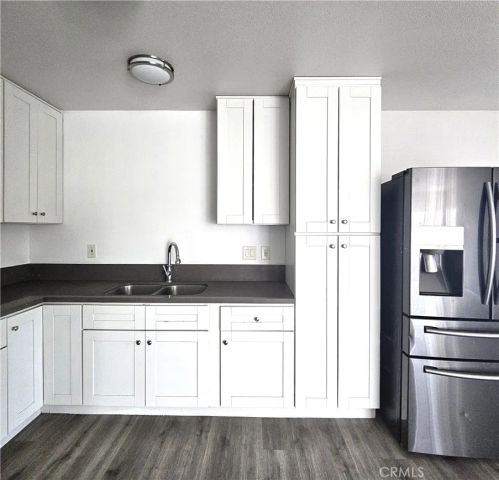 320 E Hullett D, Long Beach, CA 90805