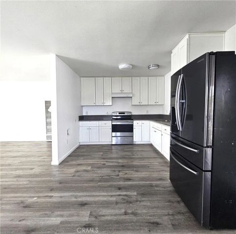 320 E Hullett D, Long Beach, CA 90805