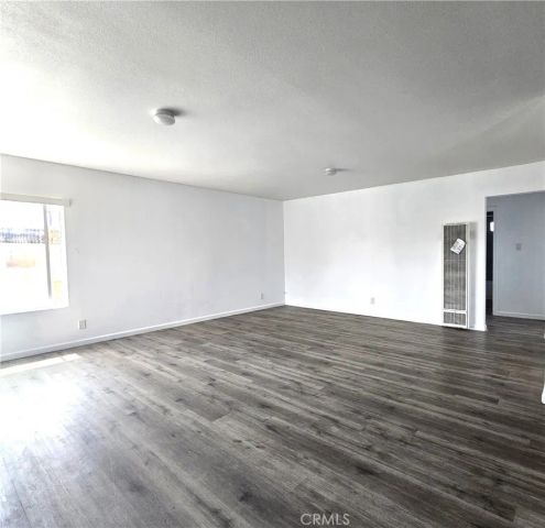 320 E Hullett D, Long Beach, CA 90805