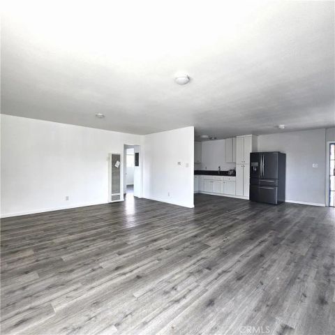 320 E Hullett D, Long Beach, CA 90805
