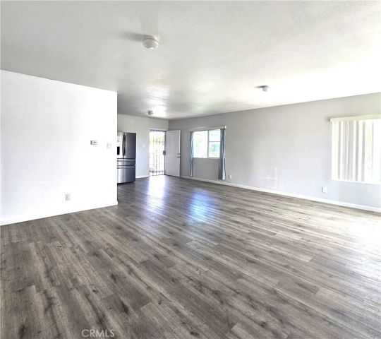 320 E Hullett D, Long Beach, CA 90805