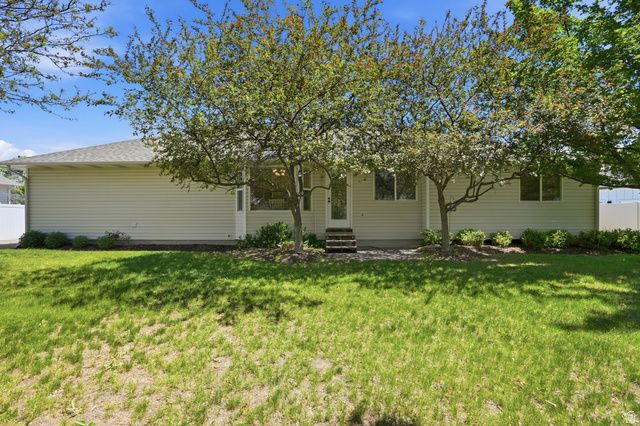 7536 S WOODBEND RD, West Jordan, UT 84081