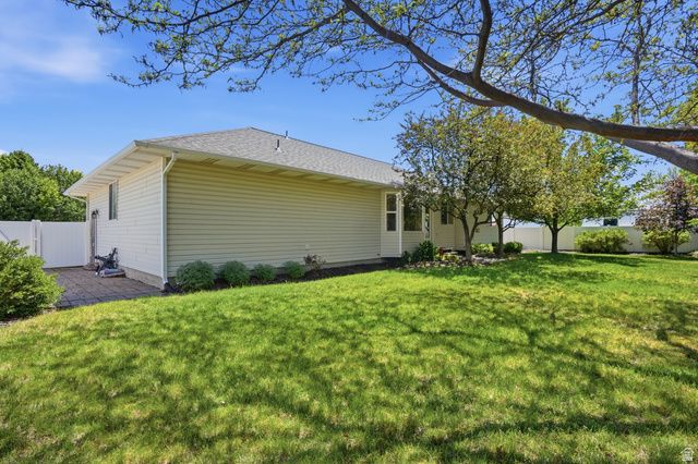7536 S WOODBEND RD, West Jordan, UT 84081
