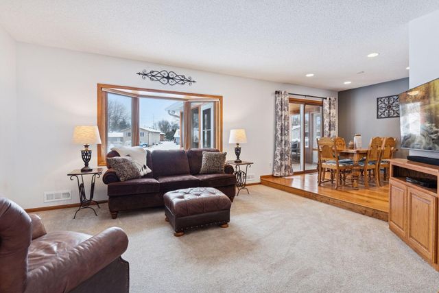 7411 Isleton Avenue S, Cottage Grove, MN 55016