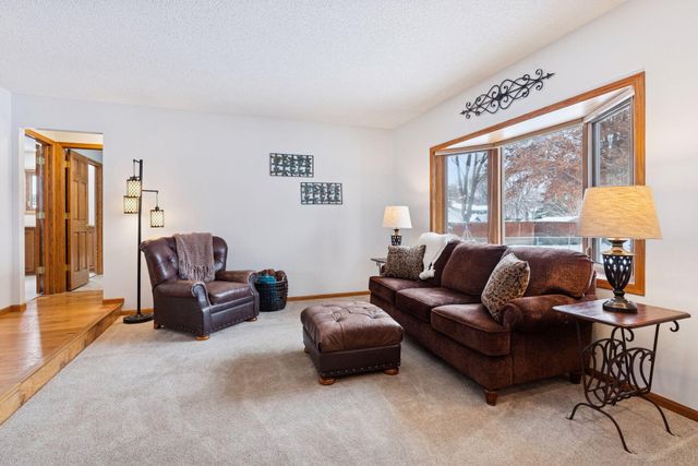 7411 Isleton Avenue S, Cottage Grove, MN 55016