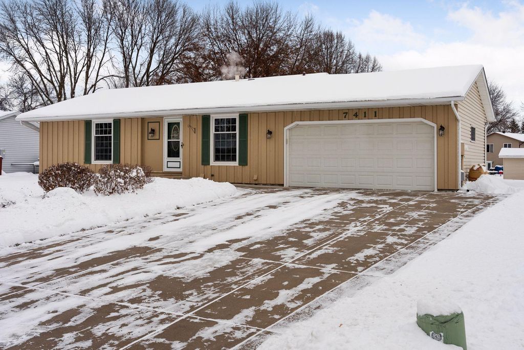 7411 Isleton Avenue S, Cottage Grove, MN 55016