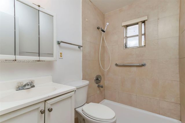6331 Pierce St 1, Hollywood, FL 33024