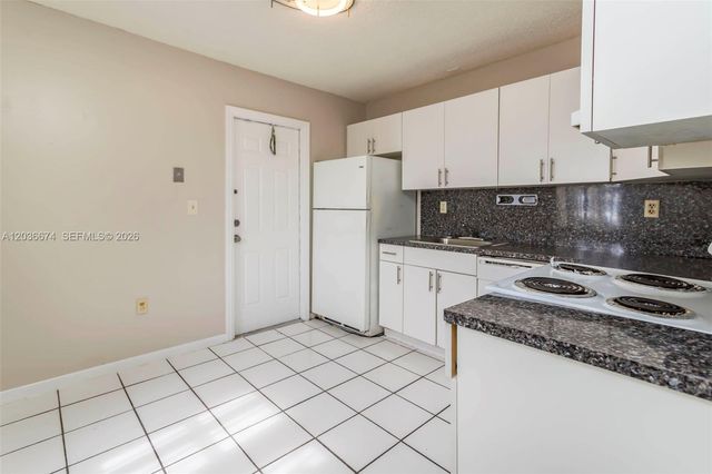 6331 Pierce St 1, Hollywood, FL 33024