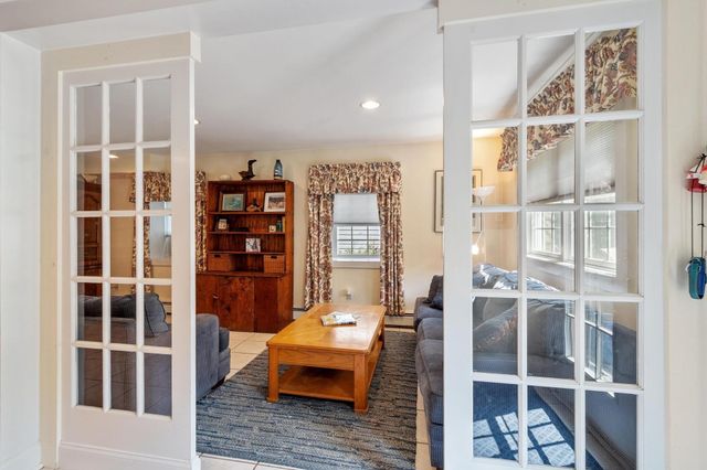 1 Pigeon Hill Court B, Rockport, MA 01966