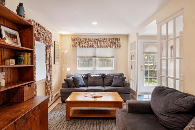 1 Pigeon Hill Court B, Rockport, MA 01966