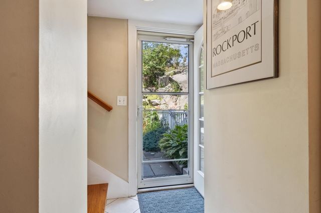 1 Pigeon Hill Court B, Rockport, MA 01966