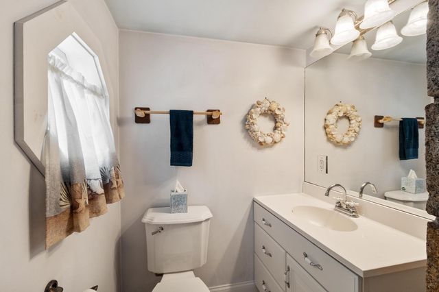 1 Pigeon Hill Court B, Rockport, MA 01966