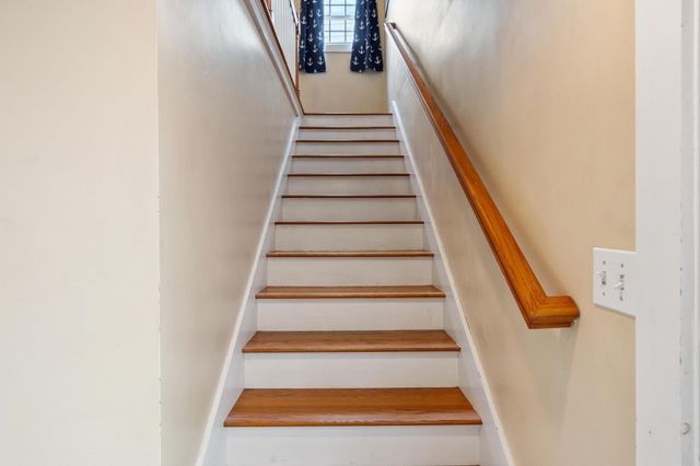 1 Pigeon Hill Court B, Rockport, MA 01966