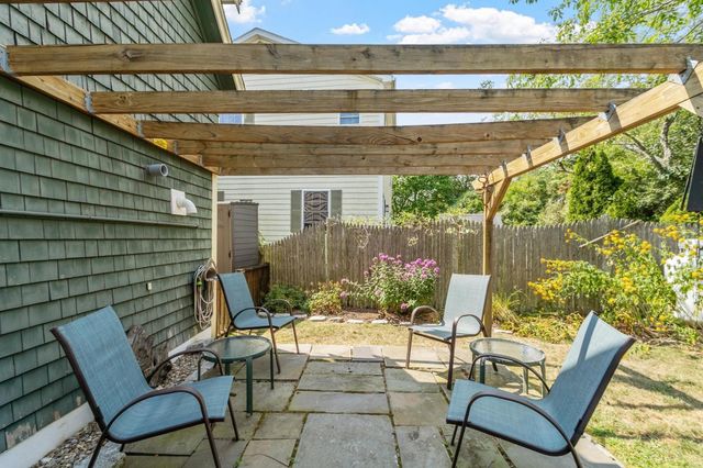 1 Pigeon Hill Court B, Rockport, MA 01966