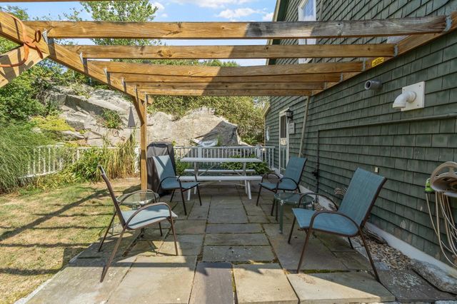 1 Pigeon Hill Court B, Rockport, MA 01966
