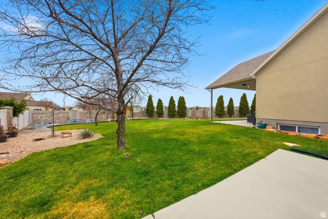 8089 S RED CASTLE WAY, West Jordan, UT 84081