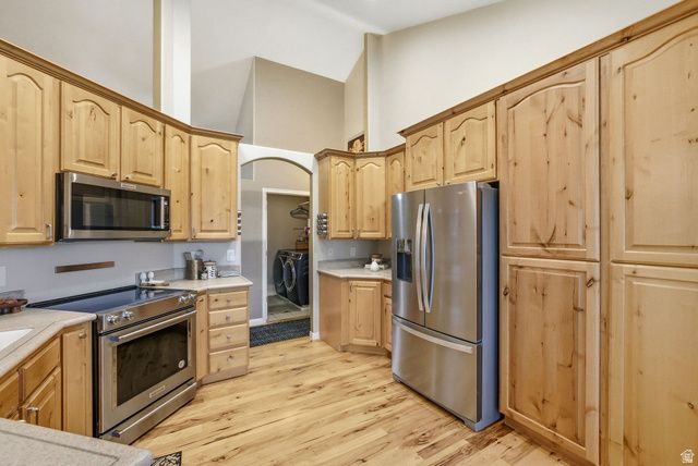 8089 S RED CASTLE WAY, West Jordan, UT 84081