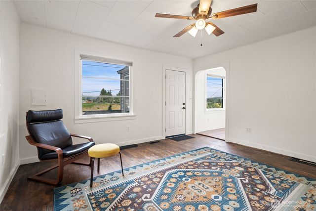 1205 Oyster Bay Avenue S, Bremerton, WA 98312