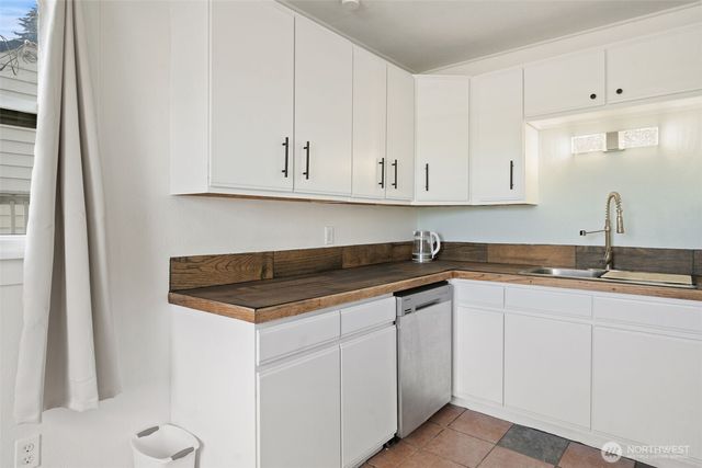 1205 Oyster Bay Avenue S, Bremerton, WA 98312
