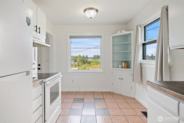 1205 Oyster Bay Avenue S, Bremerton, WA 98312