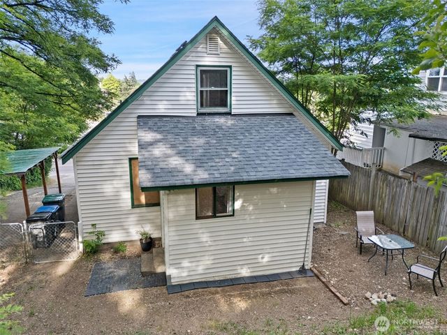 1205 Oyster Bay Avenue S, Bremerton, WA 98312