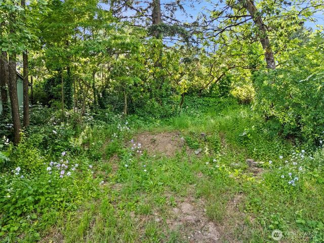 1205 Oyster Bay Avenue S, Bremerton, WA 98312