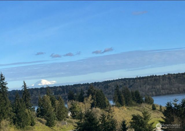 1205 Oyster Bay Avenue S, Bremerton, WA 98312