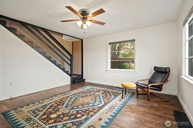 1205 Oyster Bay Avenue S, Bremerton, WA 98312