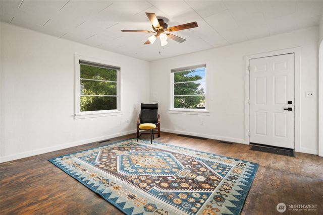 1205 Oyster Bay Avenue S, Bremerton, WA 98312