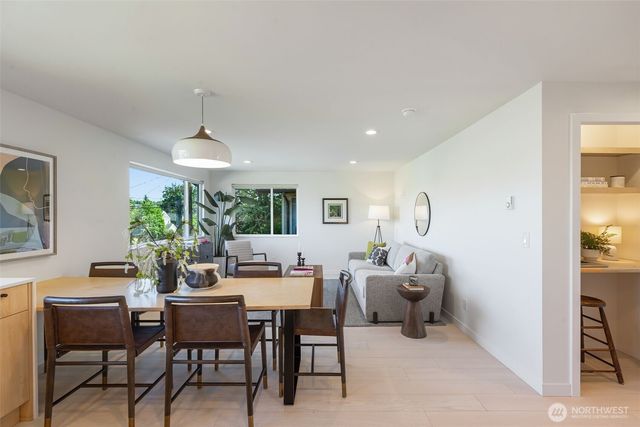 425 26th Avenue E, Seattle, WA 98112